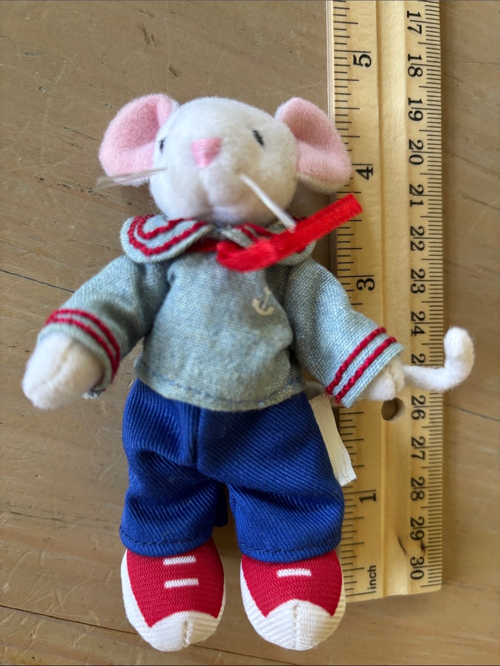 Stuart Little and Margalo plush set with Stuart Little 2 Special Edition DVD - Picture 3 of 16